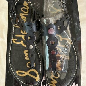 Women’s black sandals